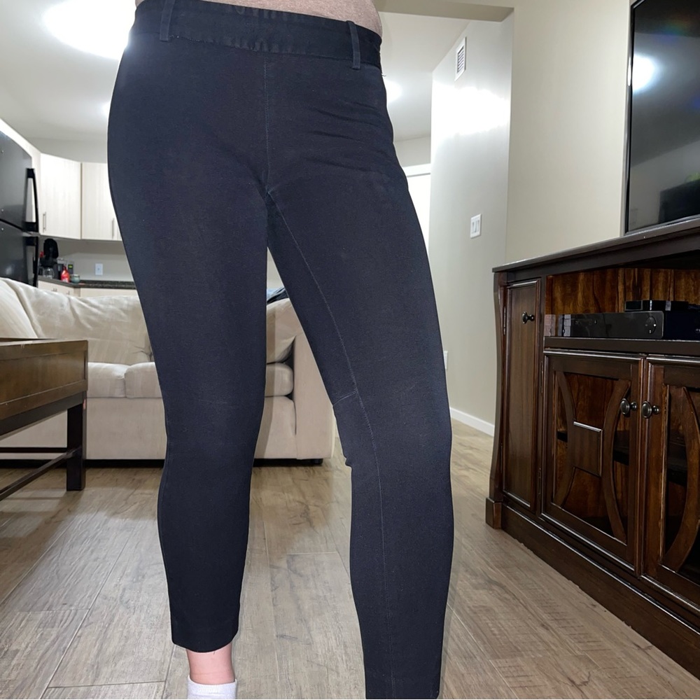 ✨Babaton✨ black cotton capri / stretchy / side zipper / size 4 / professional